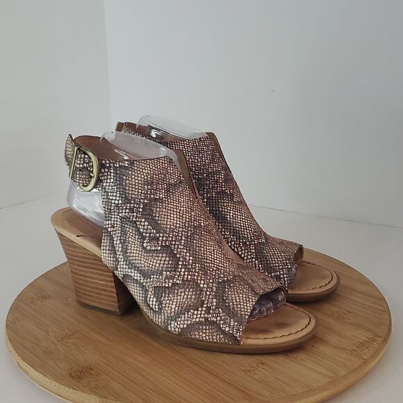 Born Morraine Snakeskin Peep Toe Sandal with Leather Stacked Heel Women's Size 9 - Picture 1 of 11